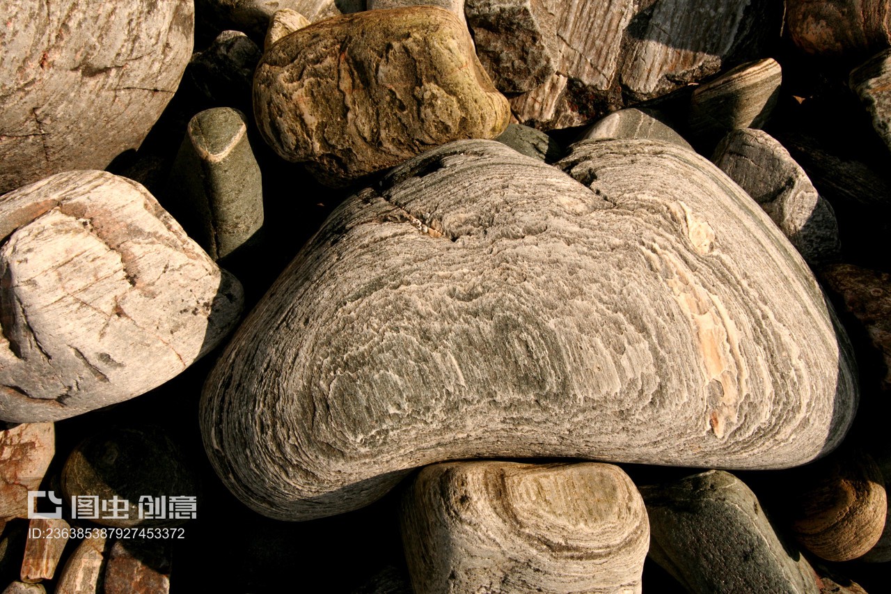 Sandaig Bay 巨石群 蘇格蘭高地的自然瑰寶與生態(tài)保護啟示